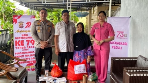 Polres Kubu Raya Kunjungi Purnawirawan, Anggota Sakit, dan Anak Yatim
