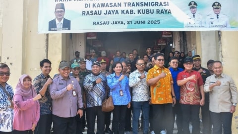Wamen Transmigrasi Viva Yoga Mauladi Puji Kota Mandiri Terpadu di Rasau Jaya