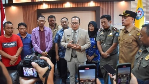 Bupati Sujiwo Fasilitasi Relokasi PKL ke Tempat Yang Lebih Layak