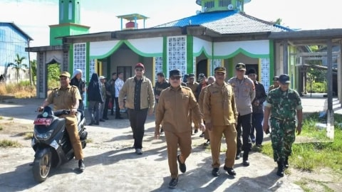 Bupati Sujiwo Anggarkan Perbaikan Masjid Jamiatul Muslimin Sungai Besar