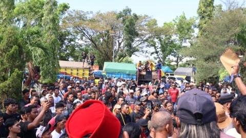 Keberatan Terhadap Kebijakan Pemprov Kalbar, Ratusan Sopir Truk Gelar Aksi Damai
