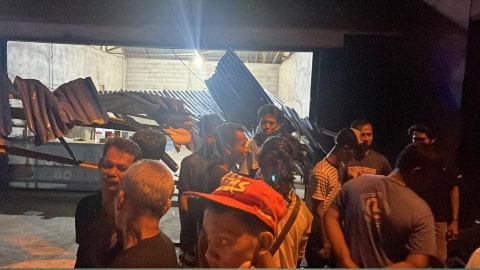 Tragis! Kecelakaan di Trans Kalimantan, Bus Seruduk Truk dan Warung, 1 Korban Meninggal