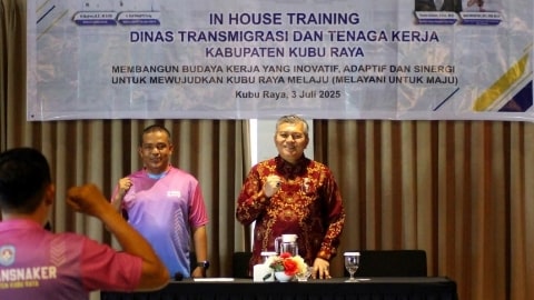 Sekda Kubu Raya Apresiasi Pelatihan Internal Distransnaker: Dorong Budaya Kerja Inovatif, Adaptif, dan Sinergis Menuju Kubu Raya Melaju