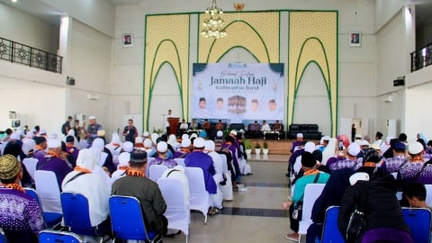 Pulang ke Bumi Khatulistiwa, 188 Jemaah Haji Kloter 27 Disambut Resmi di Asrama Haji