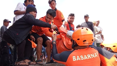 Anak 7 Tahun Hanyut di Sungai Kapuas, Tim SAR Temukan Dalam Keadaan Meninggal Dunia
