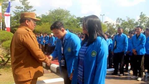 Wabup Kubu Raya Lepas 808 Mahasiswa Universitas PGRI Pontianak untuk KKM