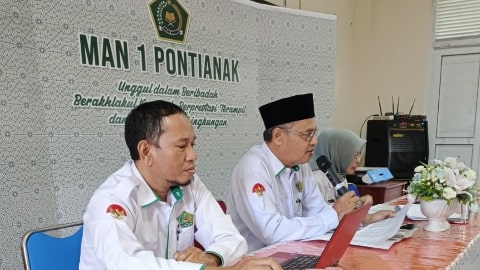 Gerakan Ku Quran: MAN 1 Pontianak Inisiasi Program Khatam Al-Qur’an Setiap Bulan