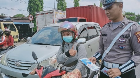 Sosialisasi Humanis Operasi Patuh Kapuas 2025, Polres Kubu Raya Sasar Jalan Utama