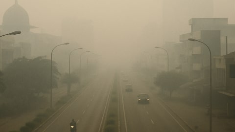 Kabut Asap Selimuti Pontianak, Edi Kamtono Imbau Warga Waspada dan Kurangi Aktivitas di Luar Rumah