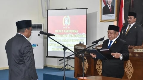 Ali Mustakim Dilantik PAW DPRD Kubu Raya, Sukiryanto Tekankan Sinergi Eksekutif dan Legislatif