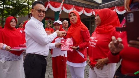 Pemkot Pontianak Sebar 5.000 Bendera Merah Putih, Warga Antusias Sambut HUT ke-80 RI