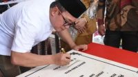 Bupati Sujiwo Resmikan Kantor Desa Limbung: Gedung Megah, Pelayanan Juga Harus Megah