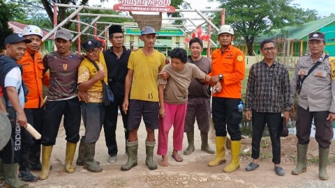 Hilang Saat Cari Pakis, Warga Kubu Raya Ditemukan Selamat