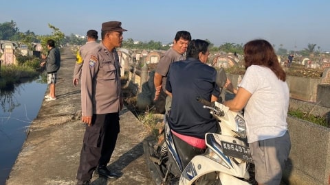 Ritual Sembahyang Kubur Warga Tionghoa Jadi Simbol Toleransi di Kubu Raya