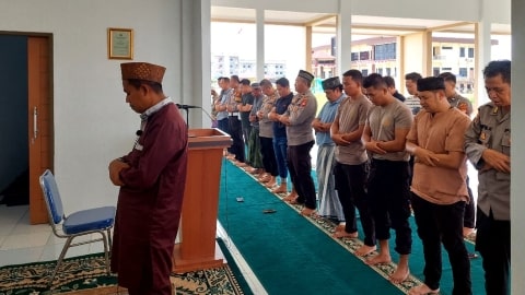 Polres Kubu Raya Gelar Sholat Ghaib dan Doa Bersama untuk Affan Kurniawan