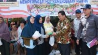 Pemkab Kubu Raya Gelar Operasi Pasar di HUT ke-3 Desa Rengas Kapuas
