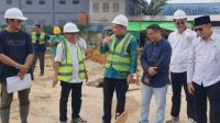 Muhajirin Yanis Pastikan Pembangunan Gedung PLHUT dan Kemenag Singkawang Sesuai Target