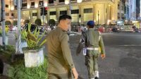 Satpol PP Pontianak Tertibkan Pengemis di Lampu Merah