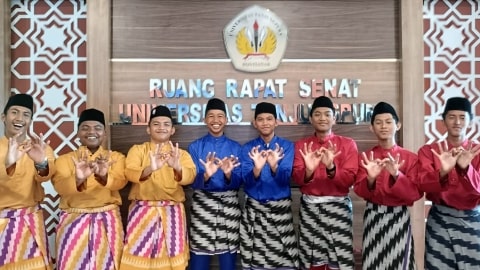 Tim Tundang MAN 1 Pontianak Meriahkan Ajang Bahasa Daerah di UNTAN