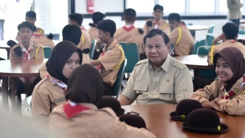 Presiden Prabowo Subianto meninjau Sekolah Rakyat Menengah Atas (SRMA) Margaguna di Jakarta Selatan, pada Kamis, 11 September 2025. Foto: BPMI Setpres.