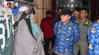 Bupati Kubu Raya Sujiwo Tinjau Penataan Jalur Hijau Desa Kapur