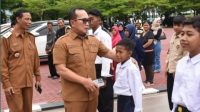 Bupati Sujiwo Lepas 12 Siswa Kubu Raya ke Sekolah Rakyat Perintis Kalbar