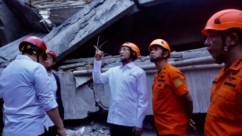 Menag Tinjau Korban Ambruknya Bangunan Pesantren Al Khoziny
