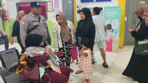 Bayi Baru Lahir Ditemukan di Bawah Pohon Kelapa Padang Tikar