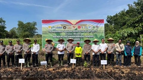 Polres Kubu Raya Dukung Penanaman Jagung Serentak Menuju Swasembada Pangan 2025