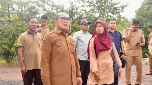 Sujiwo Pastikan Jalan Poros Sungai Kakap Mulus Total pada 2026