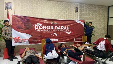 Polres Kubu Raya dan Jurnalis Gelar Donor Darah Peringati HUT Humas Polri ke-74