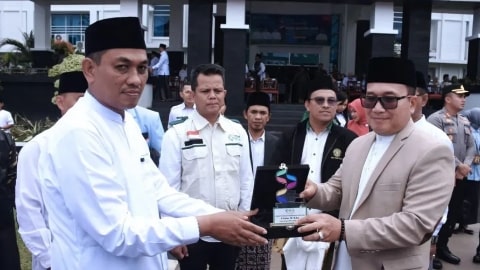 Bupati Sujiwo Serahkan Panggung Upacara Hari Santri untuk Ulama Kubu Raya