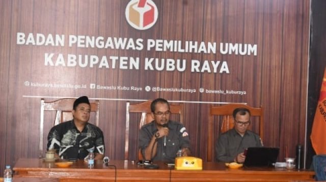 Bawaslu Kubu Raya Evaluasi Pengawasan Data Pemilih Triwulan III 2025
