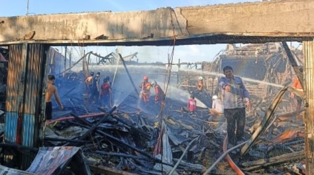 Toko Sembako dan Material di Sungai Kakap Ludes Terbakar, Diduga Akibat Korsleting Pom Mini