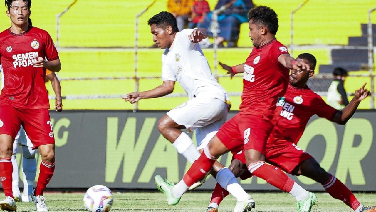 Semen Padang vs Arema Fc, Sumber Foto : Fin Sports