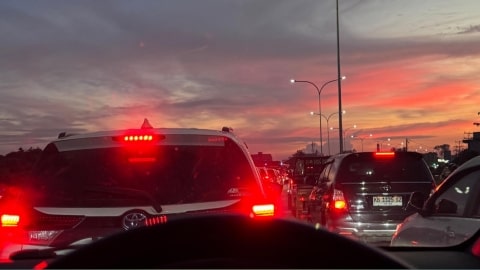 Macet Parah di Simpang 4 Legend Tanjung Raya 2 Pontianak Malam Minggu Ini