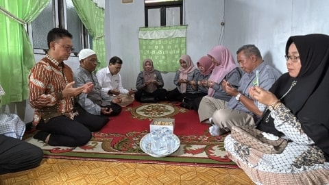 Takziah ke Korban Kecelakaan Tronton, Edi Kamtono Desak Pemindahan Pelabuhan Pontianak ke Kijing