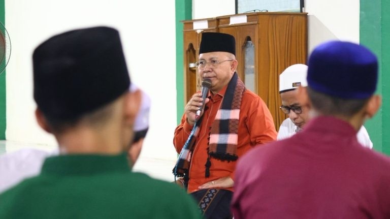 Rektor IAIN Pontianak Prof. Dr. H. Syarif