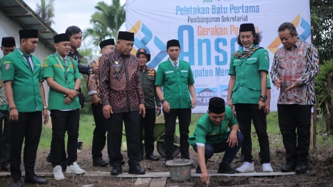 peletakan batu pertama pembangunan Rumah Toleransi GP Ansor Mempawah