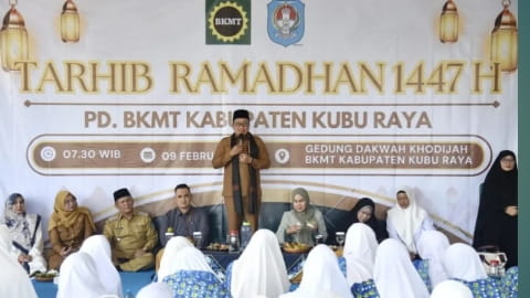 Pemkab Kubu Raya Gelontorkan Hibah Rp8,8 Miliar, Sujiwo Dorong BKMT Mandiri dan Produktif