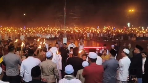 Ribuan Warga Ikuti Pawai Obor Sambut Ramadhan, Sujiwo: Siap Jadi Agenda Tahunan Kubu Raya