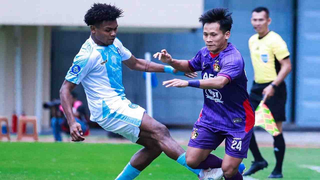 Persik Kediri vs PSBS Biak, Sumber Foto : liga olahraga