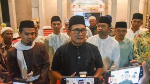 Bupati Sujiwo Pastikan Jalan Poros Teluk Pakedai Tuntas, Dianggarkan Rp2,5 Miliar