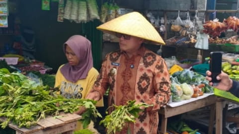 Sujiwo: Penertiban PKL Pasar Wonodadi Disiapkan dengan Skema Relokasi
