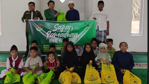 BEM se-Kalimantan Tebar Senyuman Lewat Aksi Berbagi Ramadhan