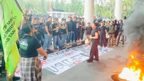 BEM KB Untan Demo di DPRD Kalbar, Soroti Dugaan Pelanggaran HAM Aparat