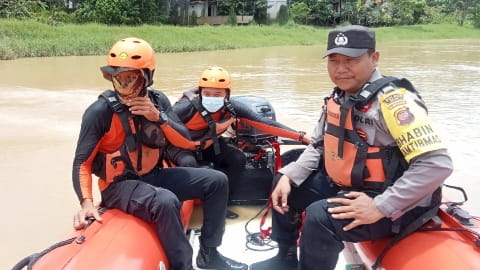 Tim SAR Sisir Sungai Cina di Melawi, Kakek 75 Tahun yang Hilang Belum Ditemukan